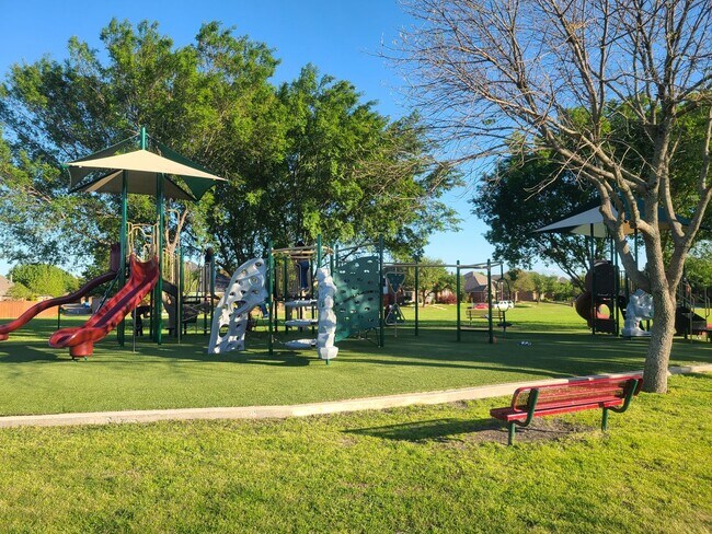 Building Photo - Rowlett Home in Great Location w/ Community Park, Pools, & Playground. Includes All Appliances!