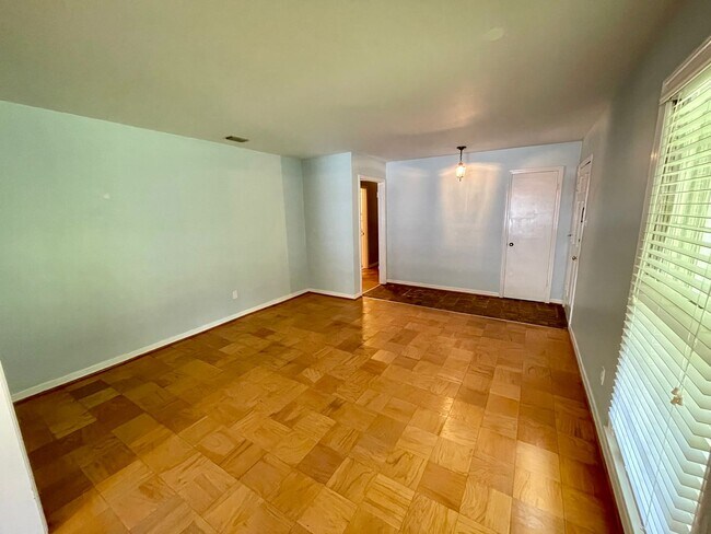 Building Photo - UPCOMING LISTING CLOSE TO SOUTH!
