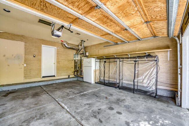 Building Photo - 2320 Overlook Ct