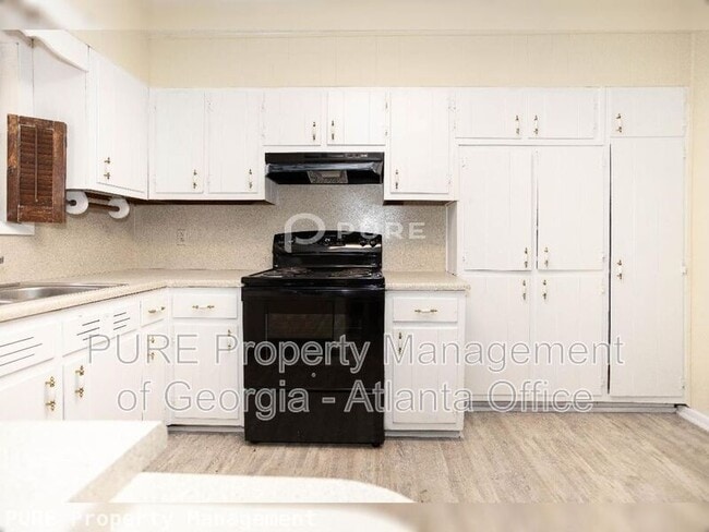 Building Photo - 951 Majesty Ln