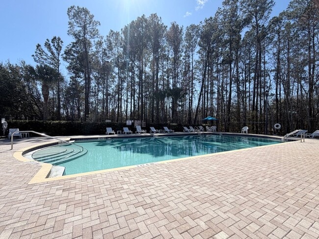Building Photo - 2/2 Condo  in Merrill Pines Gated Community