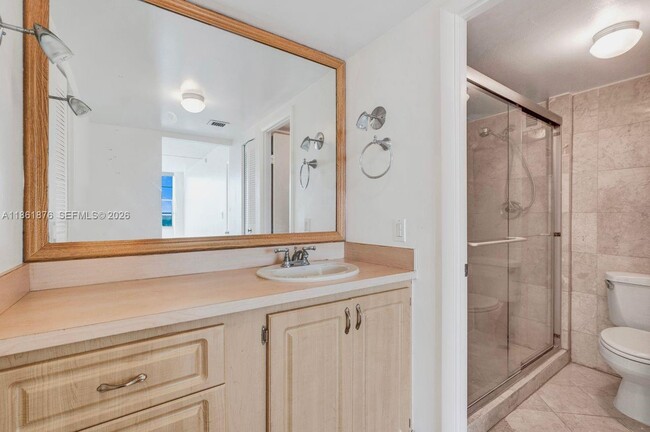 Building Photo - 2025 NE 164th St