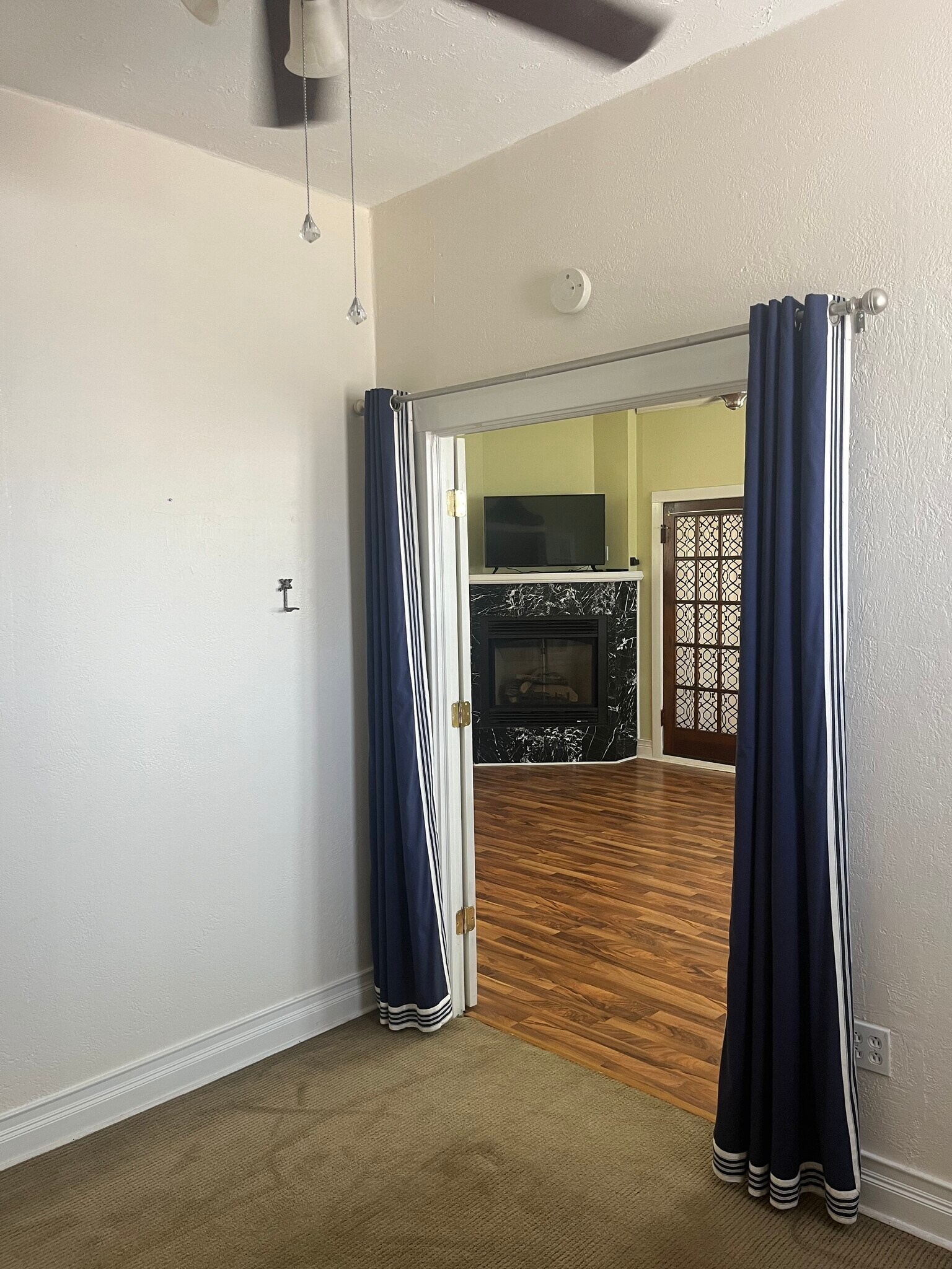 Building Photo - 211 King St