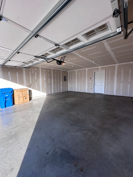 Building Photo - 744 Justus Ave