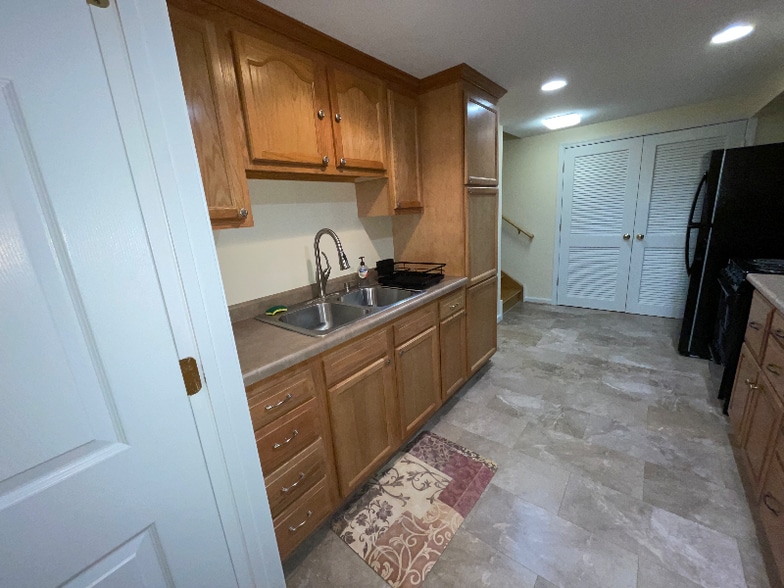 Building Photo - 241 Wedgewood Cir