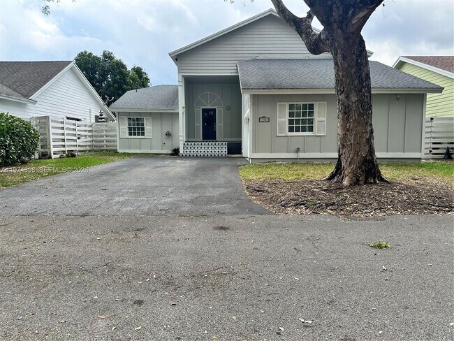 Building Photo - 14024 SW 148th Ln