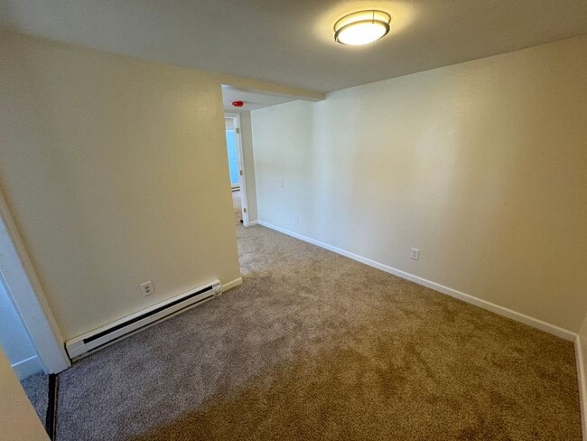 Building Photo - 826 3rd Ave S