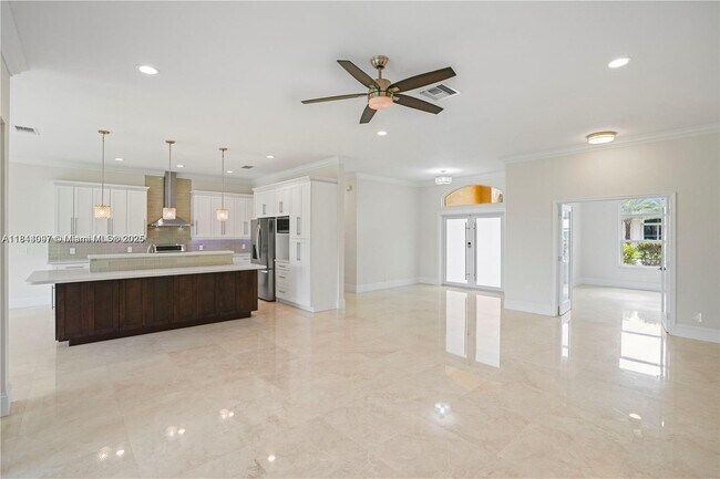 Building Photo - 720 Cypress Pointe Dr W