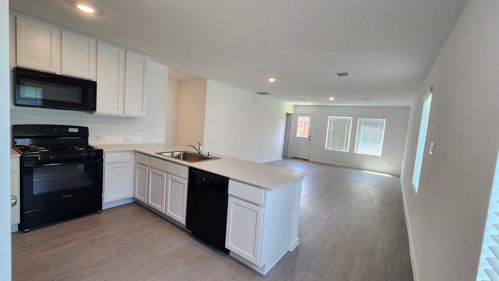 Building Photo - 3013 Burmese St