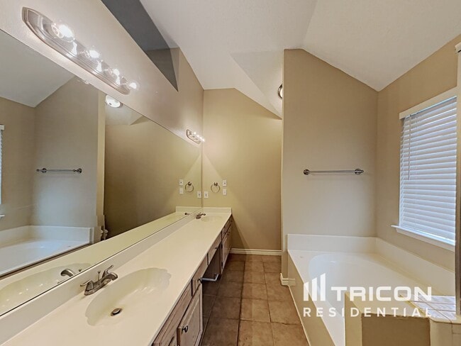 Building Photo - 7721 Pear Tree Ln