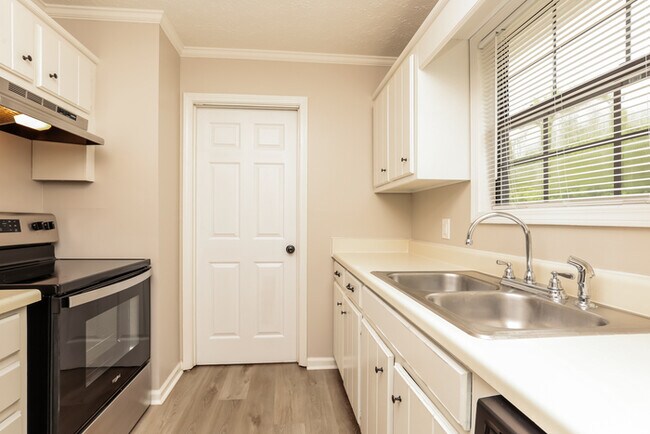 Building Photo - 164 Cedarwood Ct