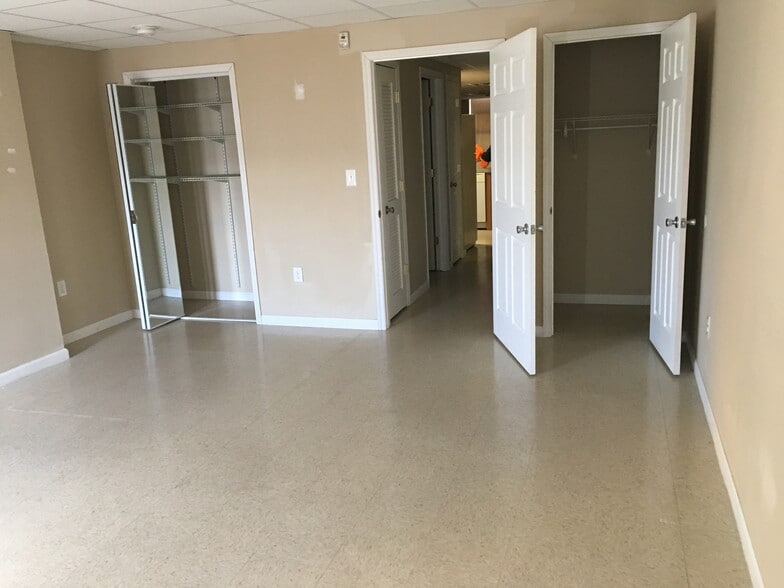 Building Photo - 446 Broadway