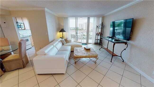 Building Photo - 5200 N Ocean Blvd