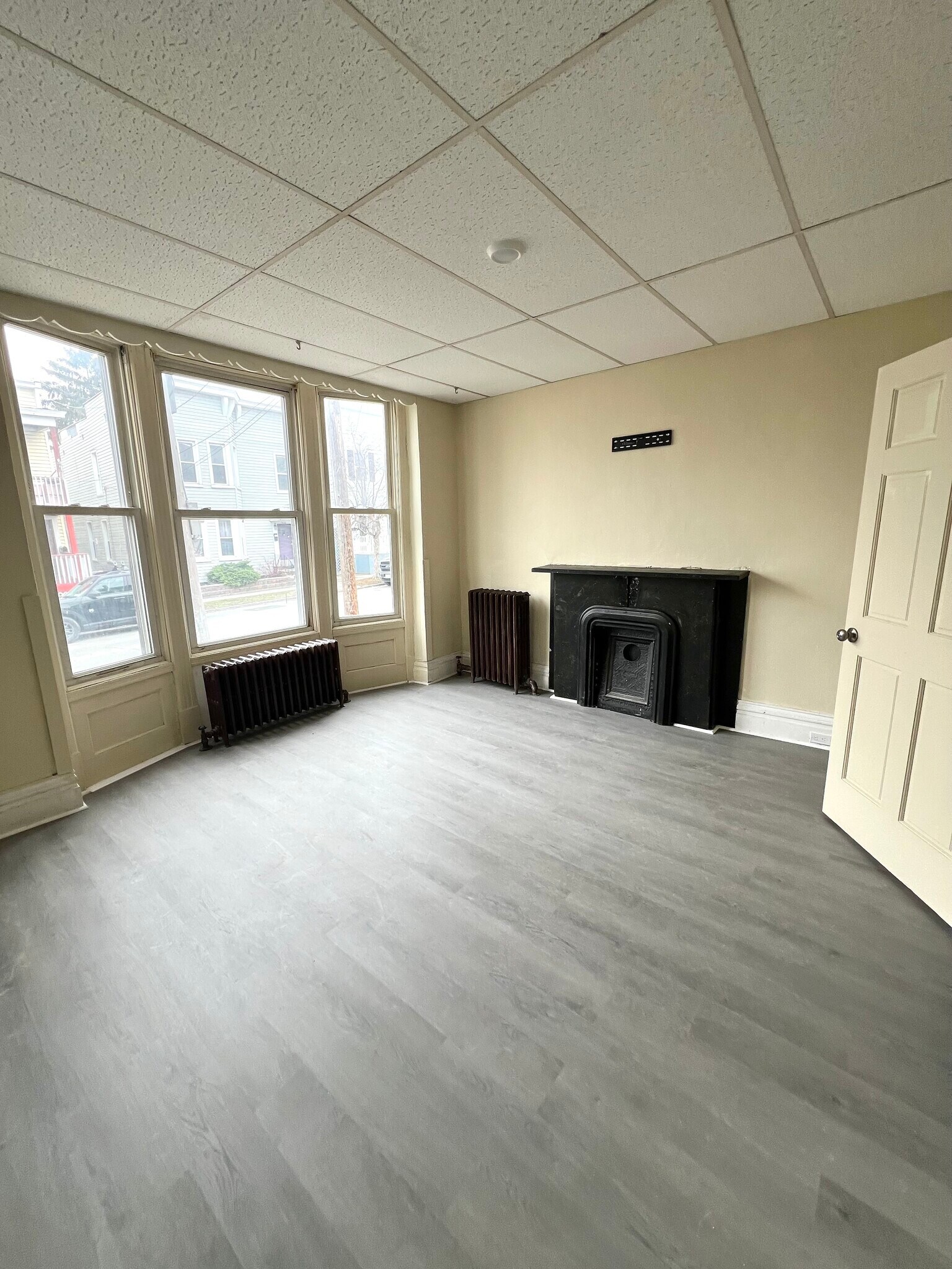 Building Photo - 1625 6th Ave