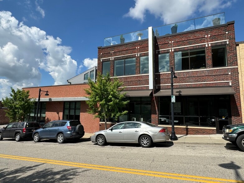 Building Photo - 1710 Wyandotte St