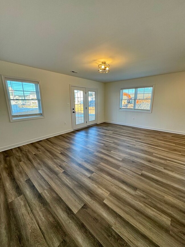 Building Photo - Brand New  END UNIT Townhouse For Rent in ...