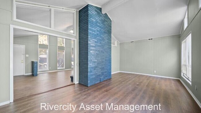 Building Photo - East Memphis Beauty!!!! Section 8 Welcomed !!!