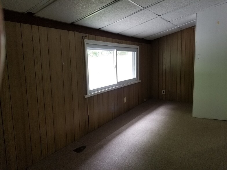 Side room to Bedroom 1 - Unit 1 - 193 N Fairview St