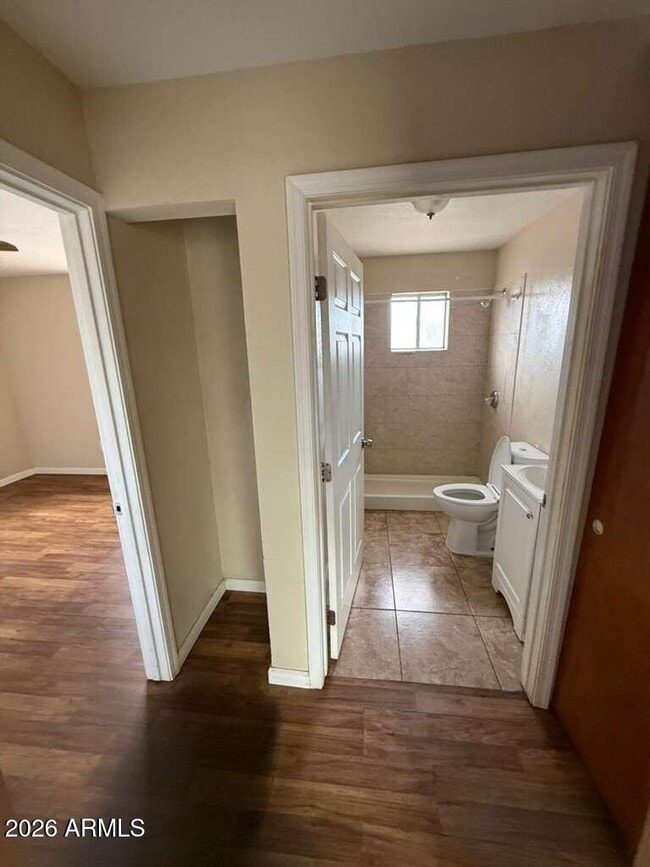 Building Photo - 1955 E 8th St