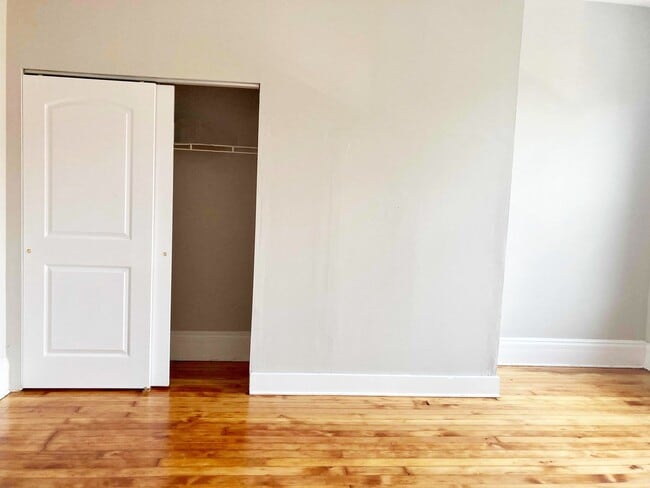 Building Photo - 3221 Bishop St