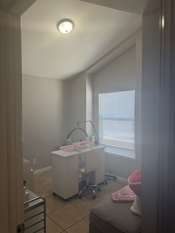 Building Photo - 4644 Beacham St