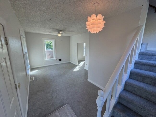 Building Photo - 3-Bedroom Home in the Sunnyland neighborho...