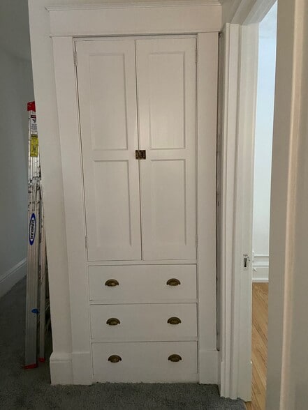 Built-in linen closet and drawers - 1517 Portland Ave