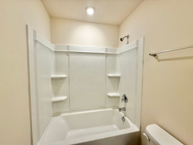 Building Photo - Spacious 4BD, 3BA Durham Home in a Prime Location Near Duke University, RTP, and RDU Airport