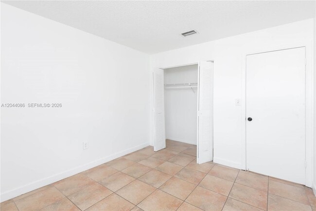 Building Photo - 9044 SW 148th Ct