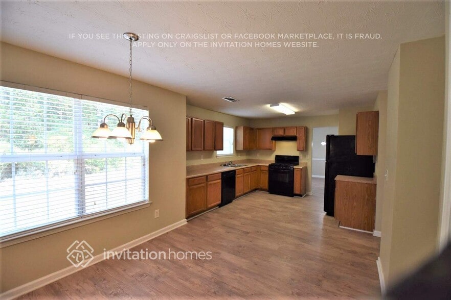 Building Photo - 1027 Lear Dr