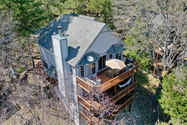 Building Photo - 221 Grizzly Rd