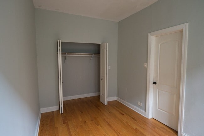 Building Photo - 4644 N Paulina St