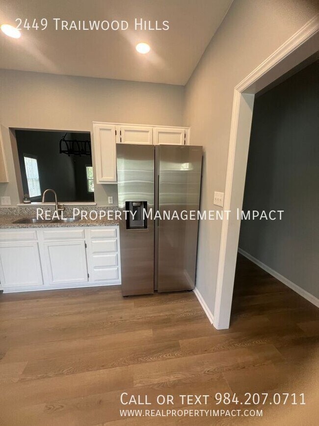 Building Photo - 2449 Trailwood Hills Dr