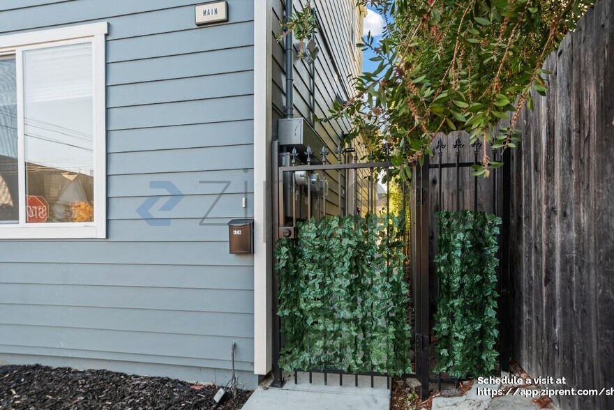 Building Photo - 3216 California St