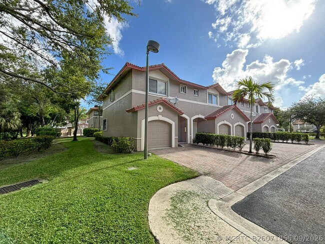 Building Photo - 3118 Coral Ridge Dr