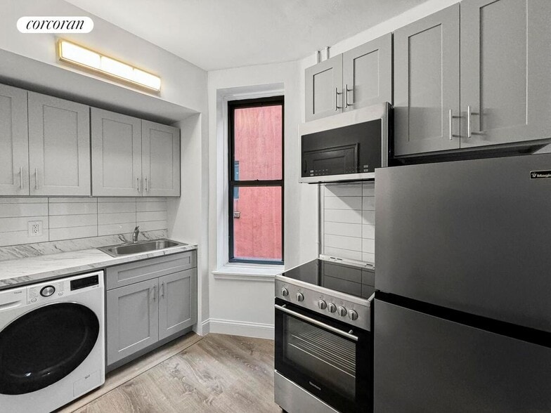 Building Photo - 500 E 73rd St