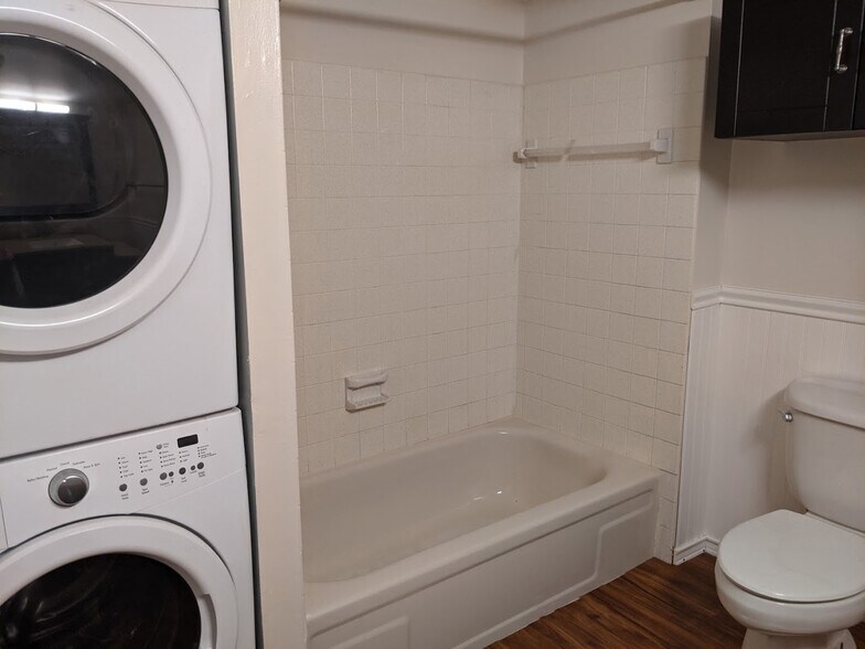 Bathroom - 19 Oakridge Dr