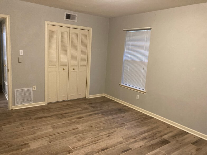 Building Photo - 3730 Fairfield Ave