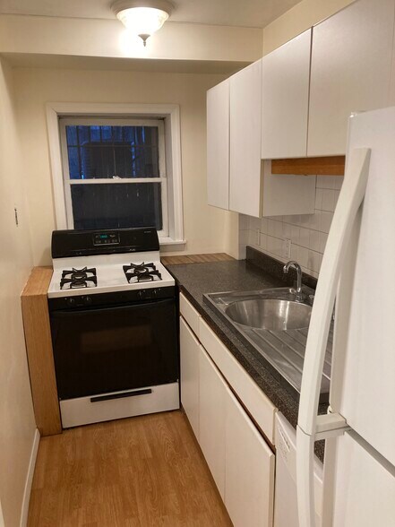 Building Photo - 1704 S St NW