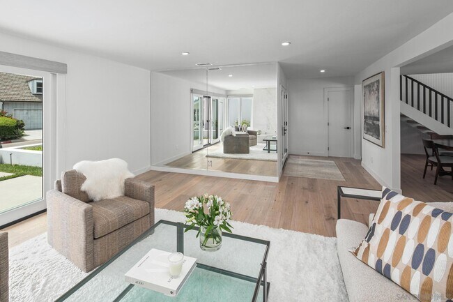 Building Photo - 8471 El Paseo Grande