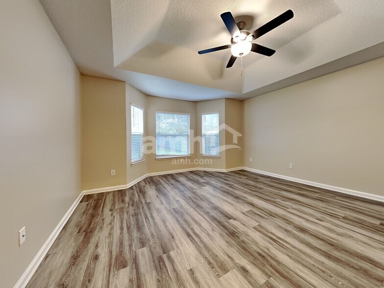 Building Photo - 947 Silver Spring Ct