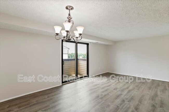 Building Photo - 993 Heather Ridge Dr