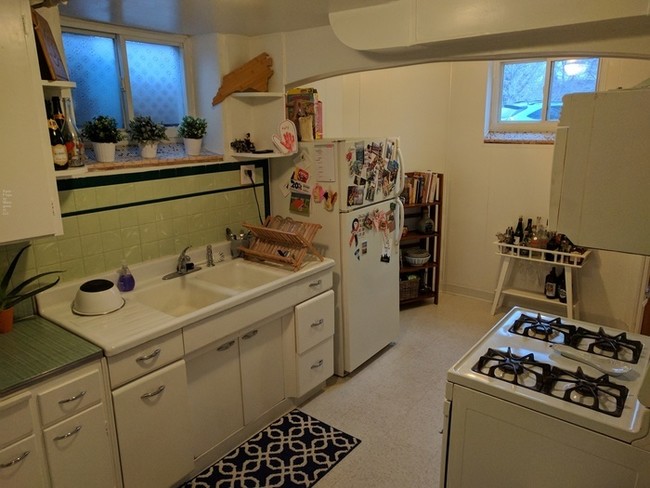Primary Photo - Spacious Sunnyside Garden-Level Apartment