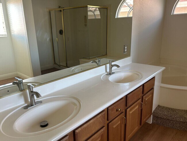 Building Photo - New flooring and freshly painted 4 bedroom...