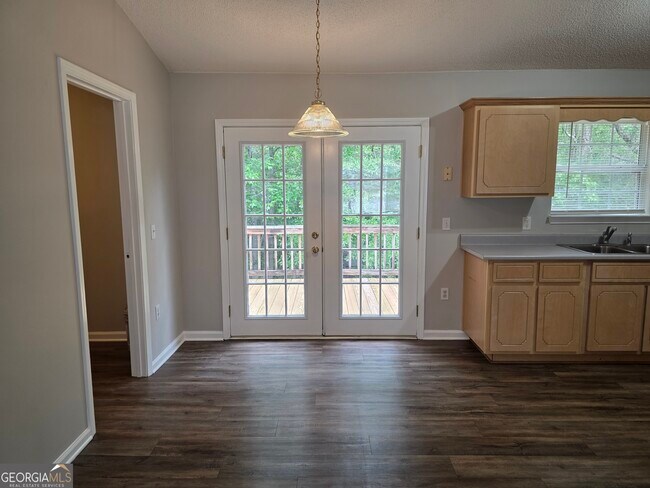 Building Photo - 200 Deer Rd