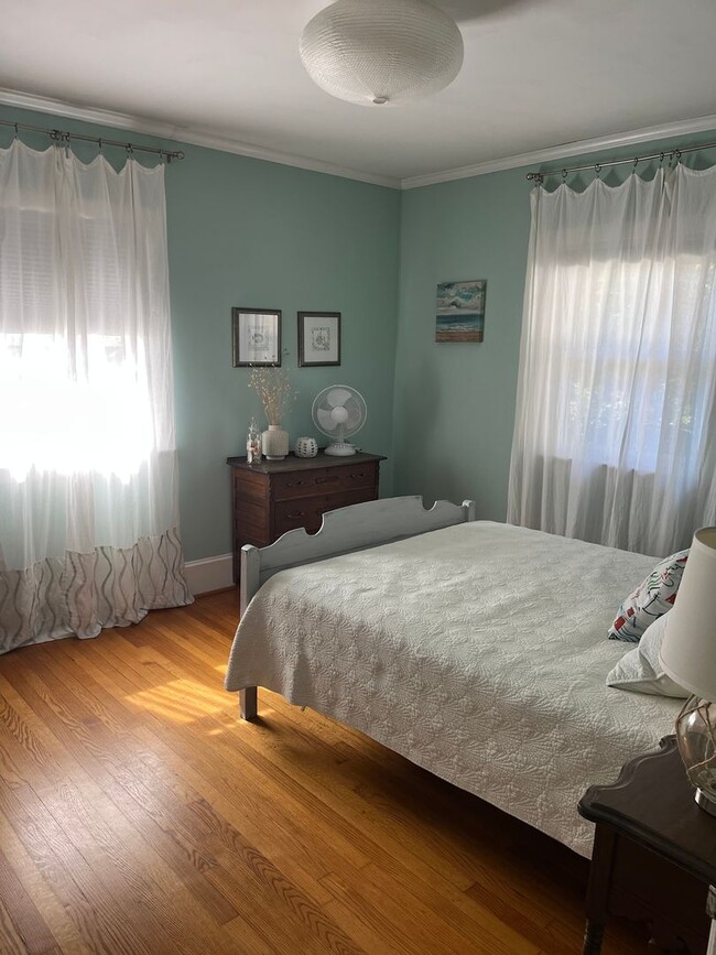 Building Photo - Mature Neighborhood, Modern Conveniences