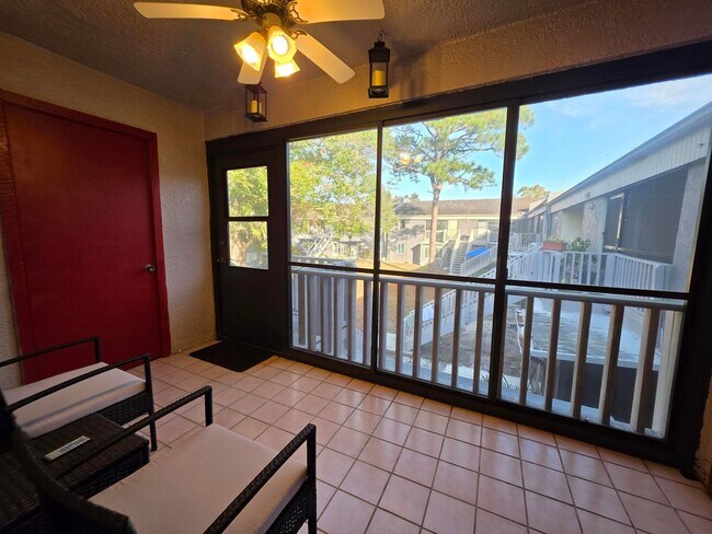 Building Photo - Furnished 2-Bedroom, 2-Bathroom Condo in Tampa