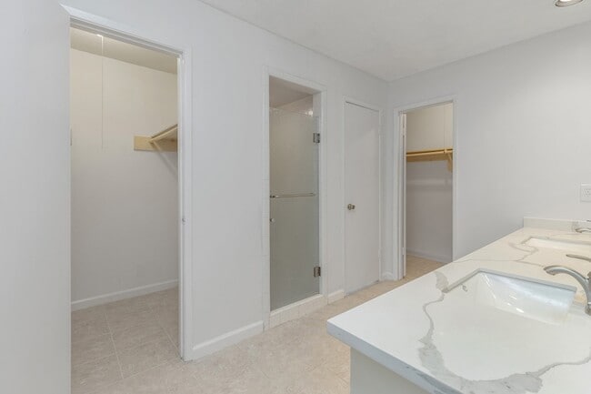 Building Photo - 4011 Flint Creek Dr