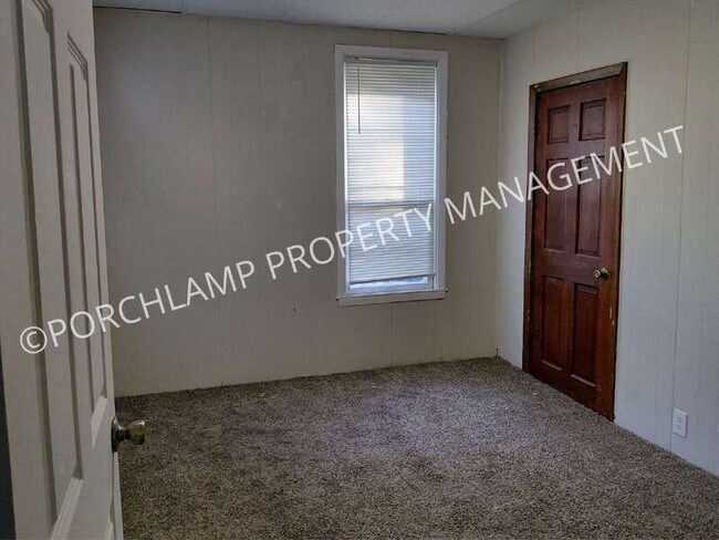 Building Photo - 668 Amity Ave