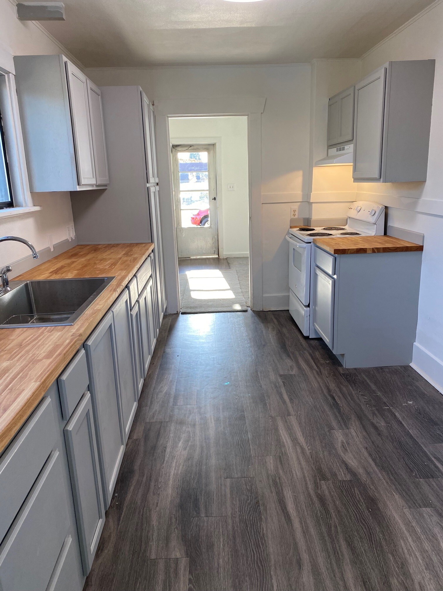 Building Photo - 26 N St NE